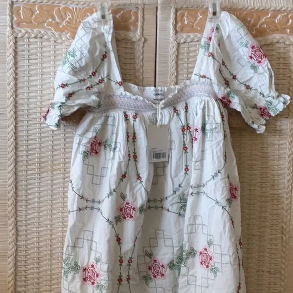 Lulu Rose Embroidered Mini Dress EUC - Picture 7 of 14